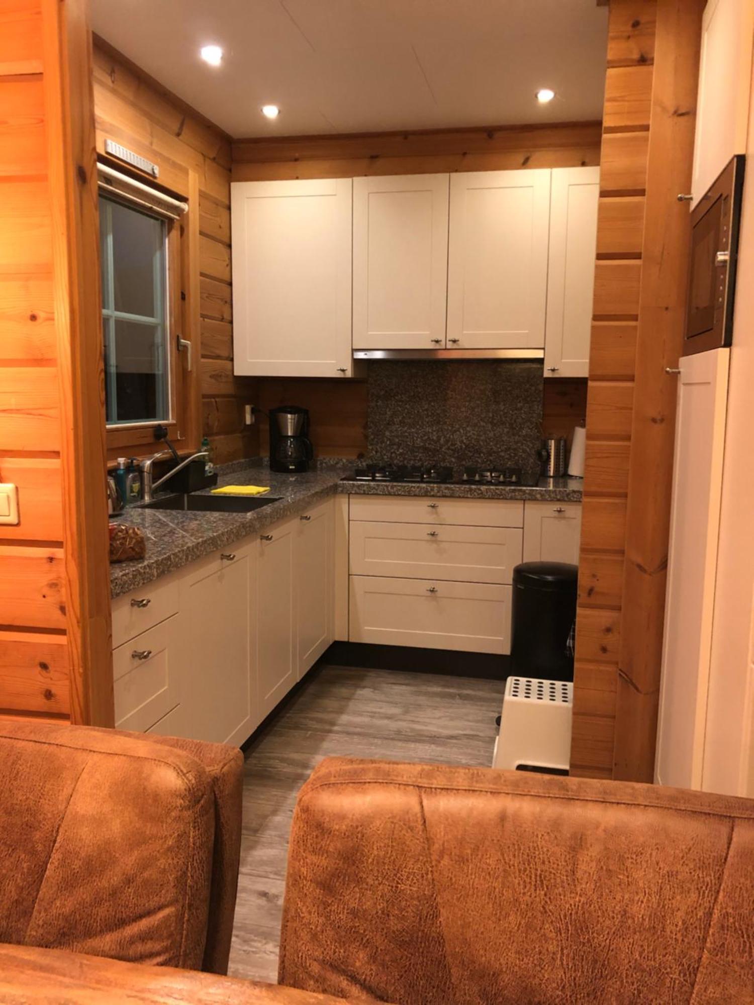 Vrijstaande Luxe Finse Blokhut 2-6 Of 2-8 Pers Villa Kropswolde Стая снимка